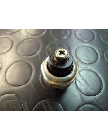 Contacteur de pression d'huile GSXR 750/1100