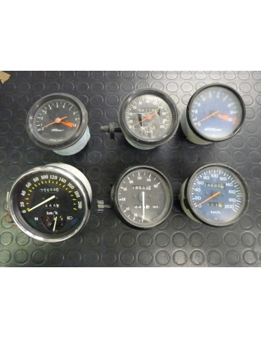 Lot de compteurs moto  - 1