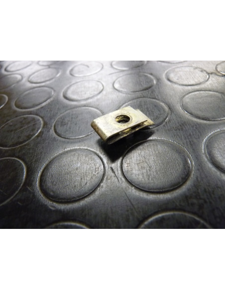 Prisonnier de carenage GSXR 750-1100 88-92  - 1
