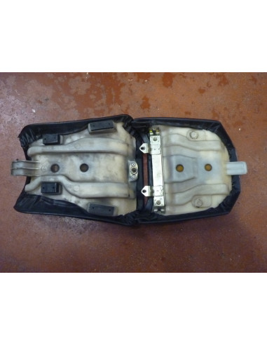 Paire de selles GSXR 750 88-90  - 3