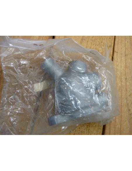 Raccort de thermosthat GSXR 750 92-95  - 2