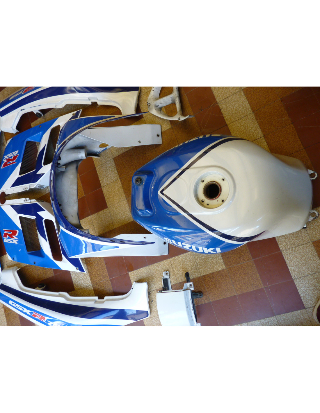 Carénage Complet Raceproducts Pour Suzuki GSXR600/750 K6-K7 - Siège Et écran Inclus, Neuf