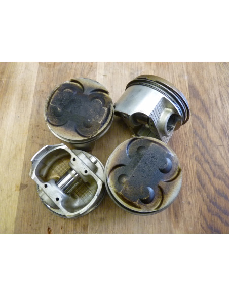 Jeu de 4 pistons GSXR 750 90-91  - 1