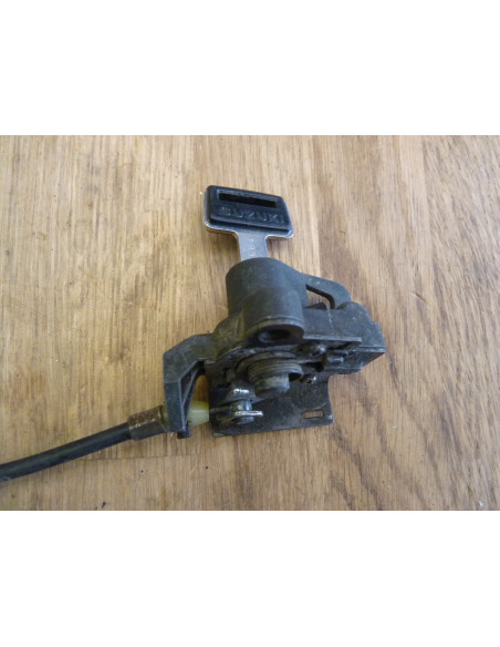 Kit serrure de selle GSXR 750-85  - 4