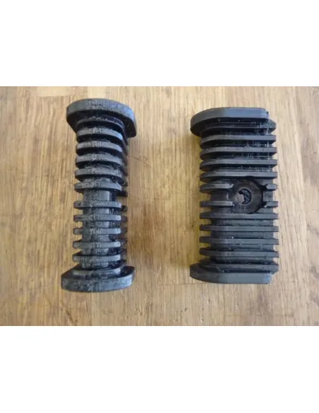 Silent bloc réservoir GSXR 750-1100 91-95  - 4
