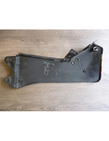 Flancs sous selle GSXR 750-85  - 4