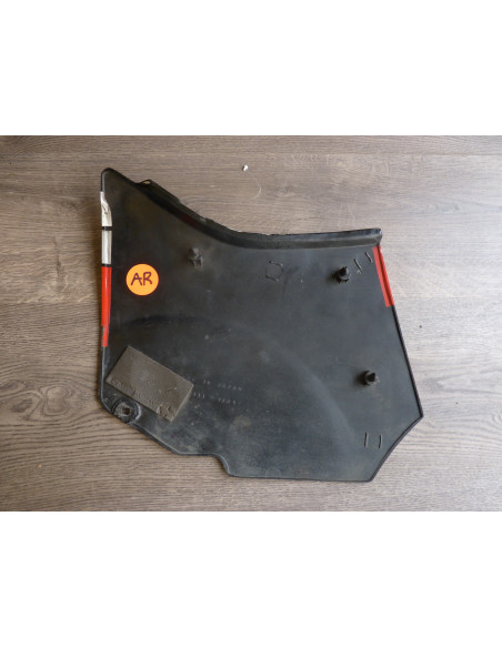 Flancs sous selle GSXR 750-85  - 4