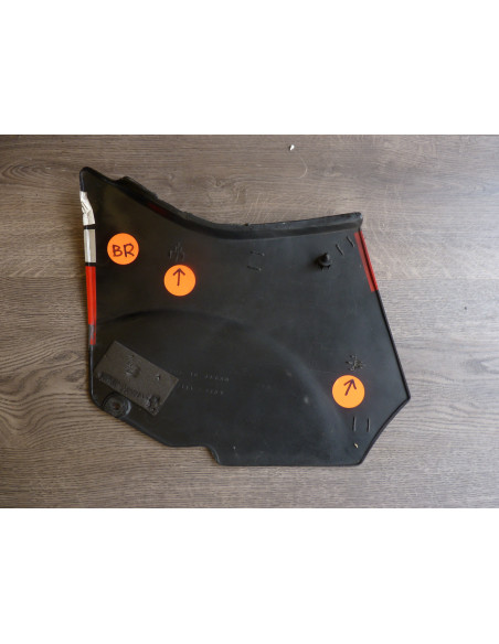Flancs sous selle GSXR 750-85  - 4