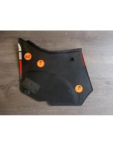 Flancs sous selle GSXR 750-85  - 4