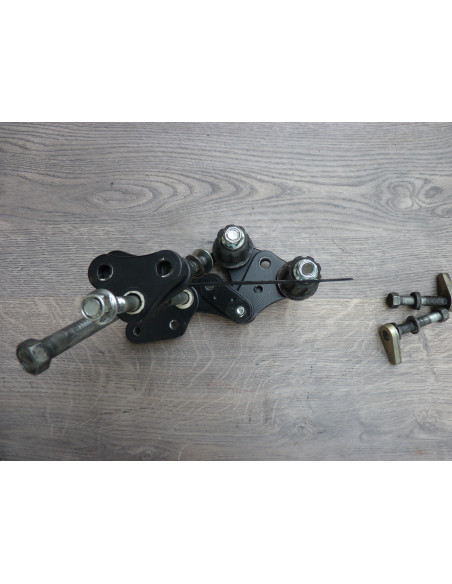 Supports moteur GSXR 1100 89-92  - 2
