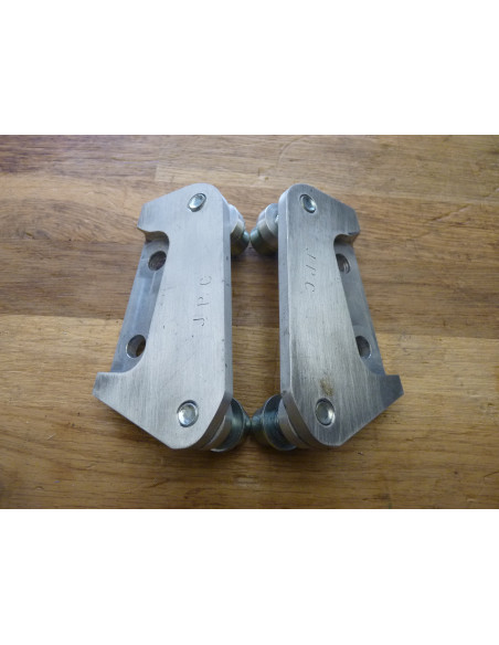Platines de déport 40 mm GSXR 600-750-1100-1300  - 2