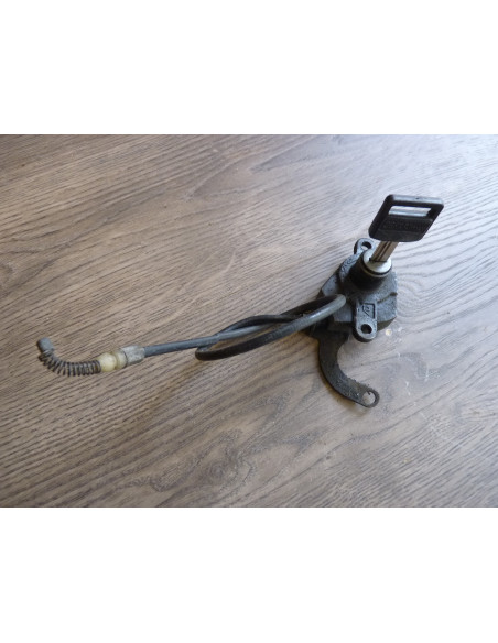 Serrure de selle GSXR 750-1100 88-92  - 1