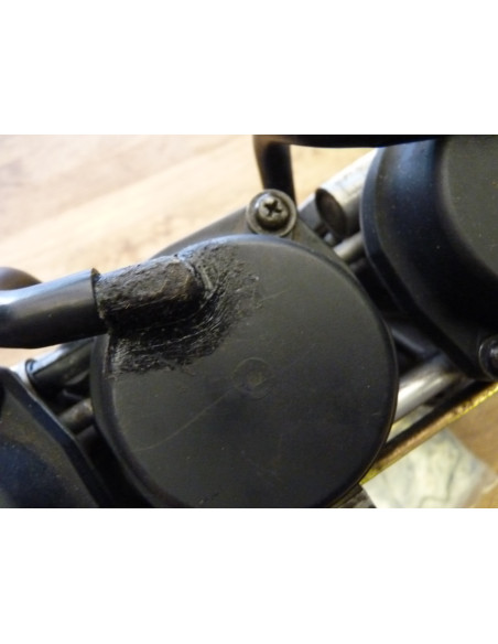 Rampe carburateurs GSXR 750 96-97  - 3