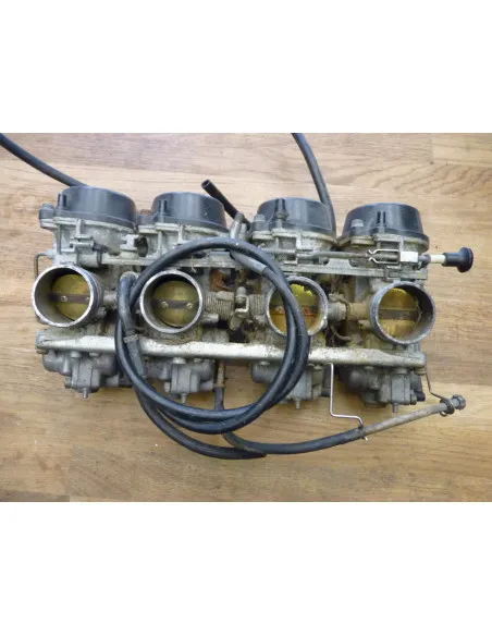 Rampe de carburateurs GSXRR 750 RK  - 1