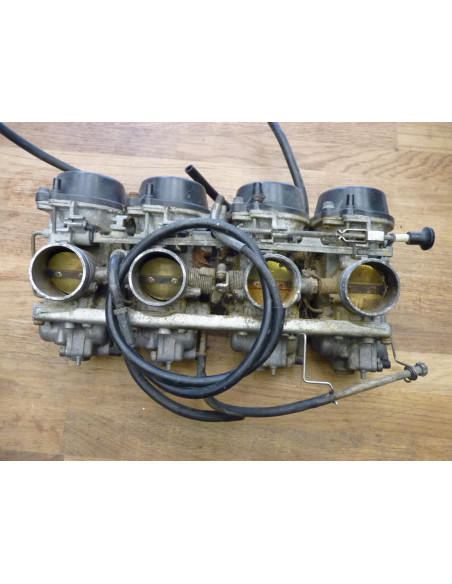 Rampe de carburateurs GSXRR 750 RK  - 1