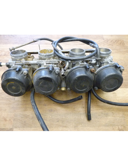 Rampe de carburateurs GSXRR 750 RK  - 4