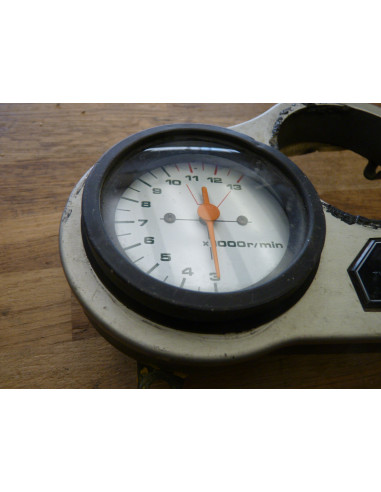 Entourage compteur GSXR 1100 86-88  - 3