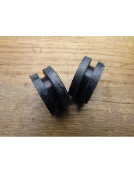 Caoutchouc de dosseret de capot GSXR 750-1100  - 2