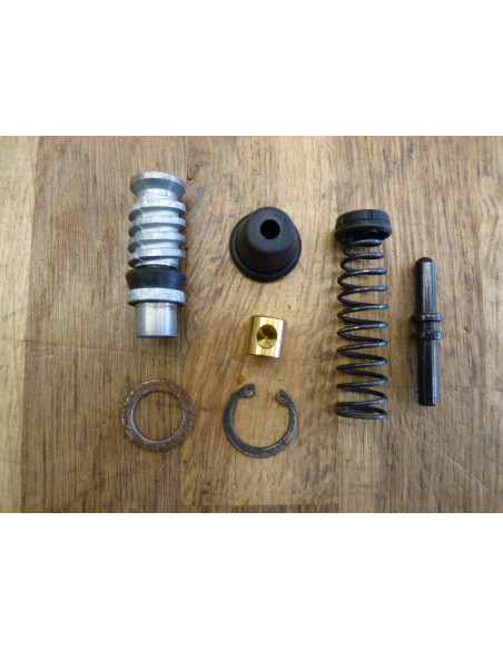 Kit réparation de maître cylindre d'embrayage GSXR 750-1100  - 1