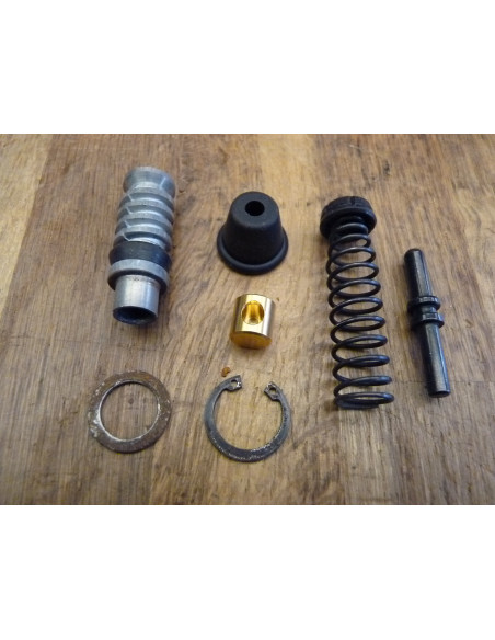 Kit réparation de maître cylindre d'embrayage GSXR 750-1100  - 2