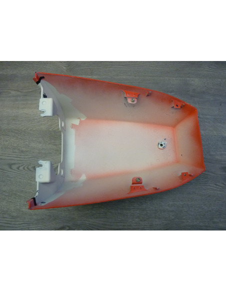 Capot de selle GSXR 750-1100 88-90  - 4
