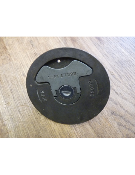 Tappo serbatoio GSXR 85/88  - 1