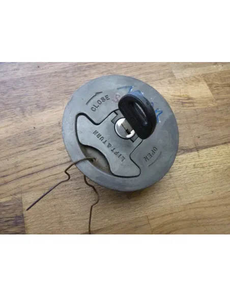 Bouchon de réservoir GSXR 750-1100 85-88  - 1