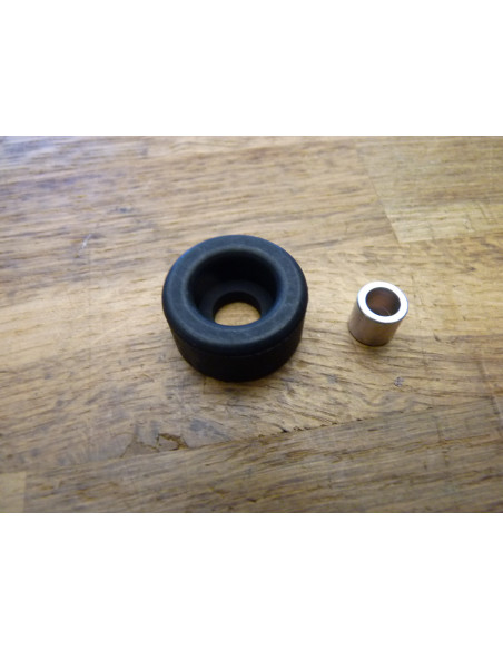Silent bloc flanc arrière GSXR 750-1100  - 1