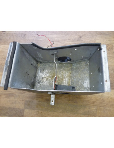 Bac à batterie ventilé GSXR 750-1100 88-92  - 1