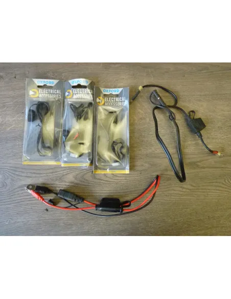 Lot adaptateurs chargeur batterie  - 1