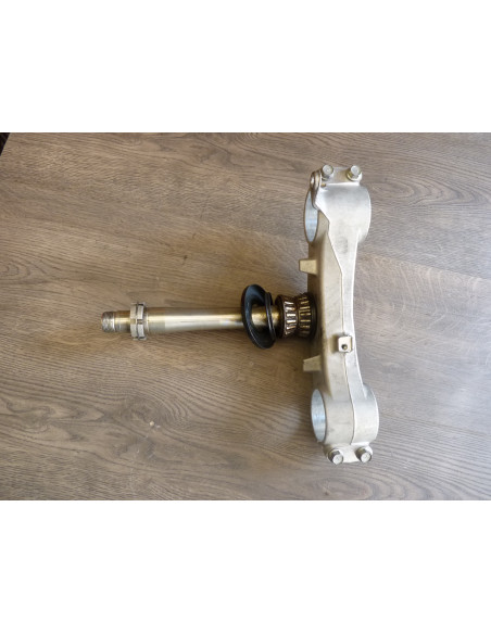 Té de fourche inférieur GSXR 1300 07-17  - 2
