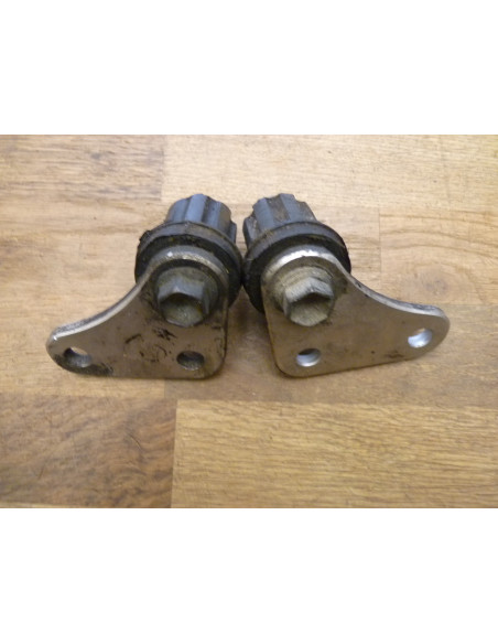 Supports moteur avec silent bloc GSXR 750 88-91  - 2