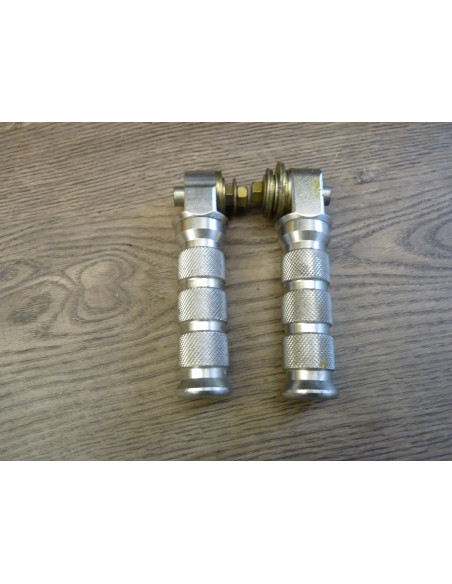 Reposes pieds avants GSXR 750-1100 85-88  - 2