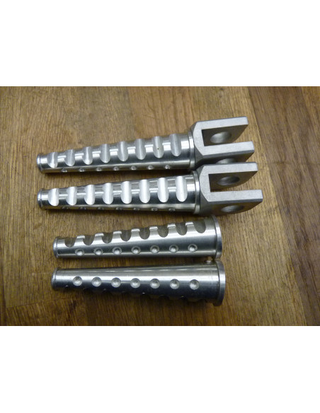Repose pieds avants GSXR 600-750-1100 88-99  - 2