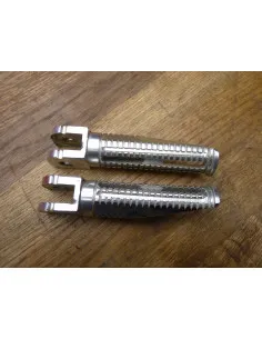 1 Jeu de repose pieds avants GSXR 750-1100  - 1