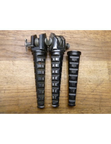 Paire de repose pieds avant Vmax 1200  - 4