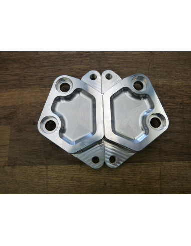 Supports étriers Brembo ou Beringer GSXR 750-1100 85-88  - 2