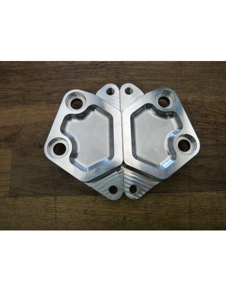 Supports étriers Brembo ou Beringer GSXR 750-1100 85-88  - 2