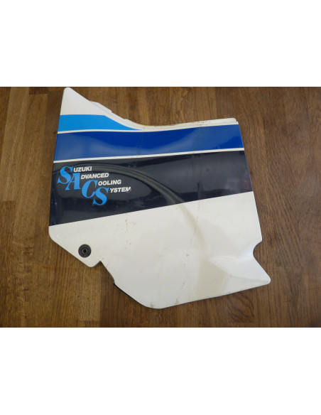 Flanc sous selle gauche GSXR 750-85  - 1