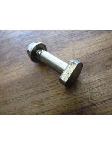 Boulon + ecrou porte couronne GSXR 750-1100  - 1