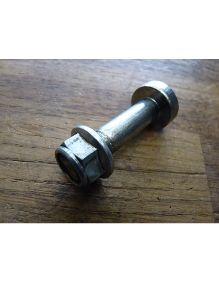 Boulon + ecrou porte couronne GSXR 750-1100  - 2